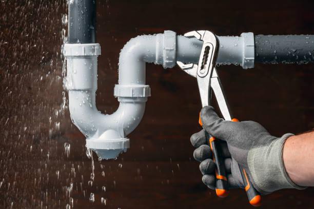 Professional Gas Line Repair technician working in Rimforest, CA